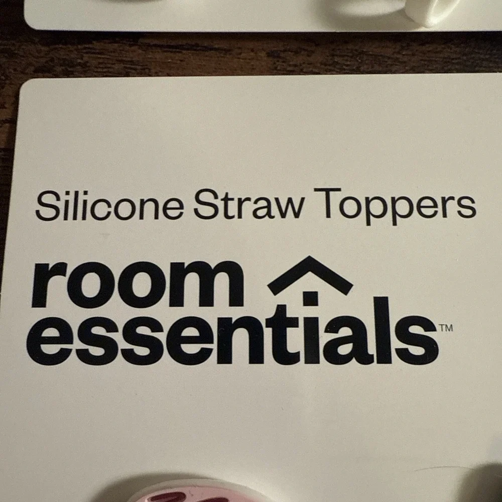 New Silicone Straw Toppers. 2 Sets Of 4 Each. Various Design. Total Of 8 Toppers